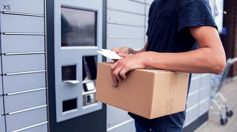 非接触で荷物を受け取れる自動ロッカー